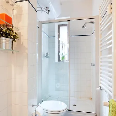 Apartment Pizza & Mandolino *